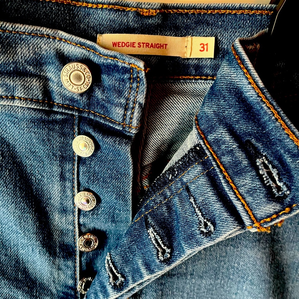 Levi’s Wedgie Straight